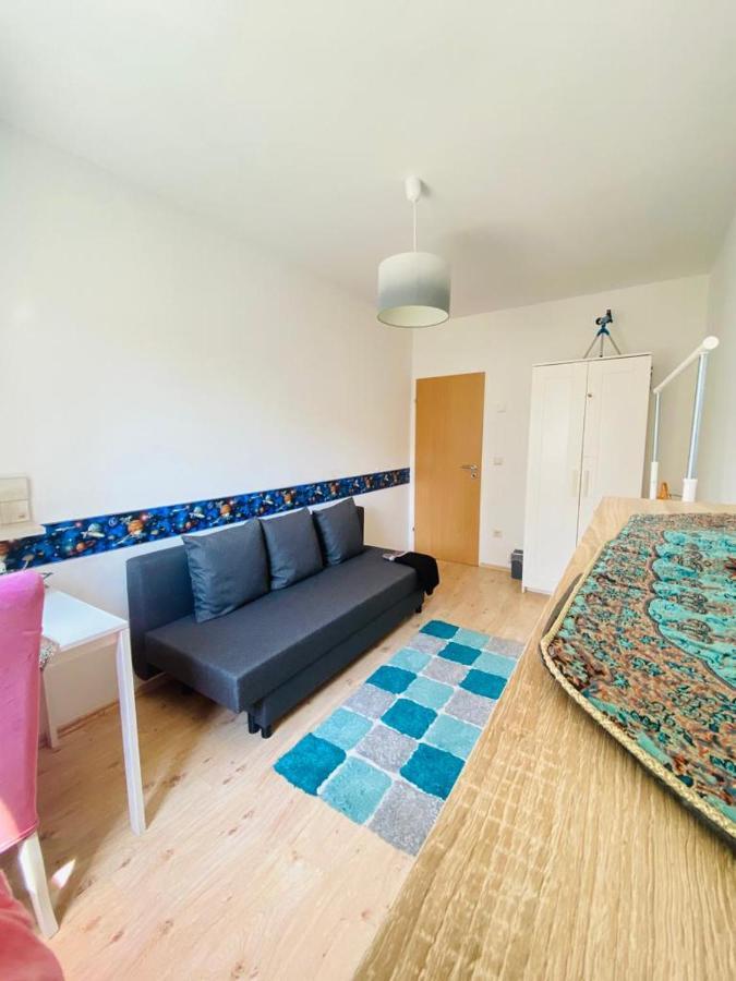 Schoenes Zimmer Im Charmanten Haus Berlin Exterior photo